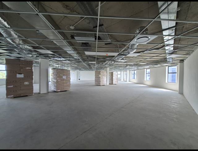 512M² OFFICE TO LET IN GLENADRIENNE EAST